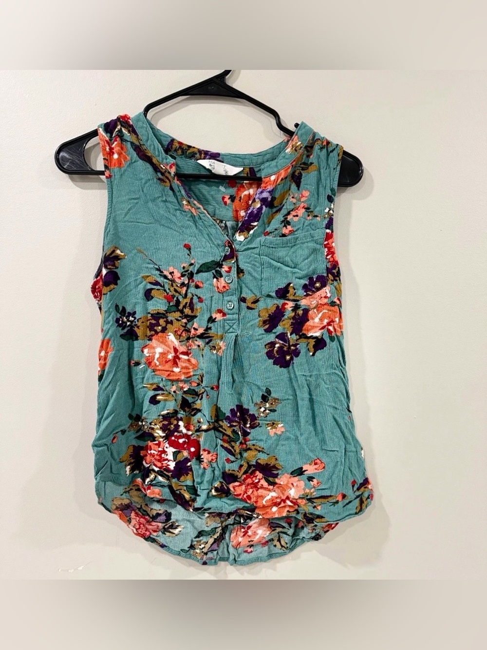 Market & Spruce Teal Floral Sleeveless Henley Tank